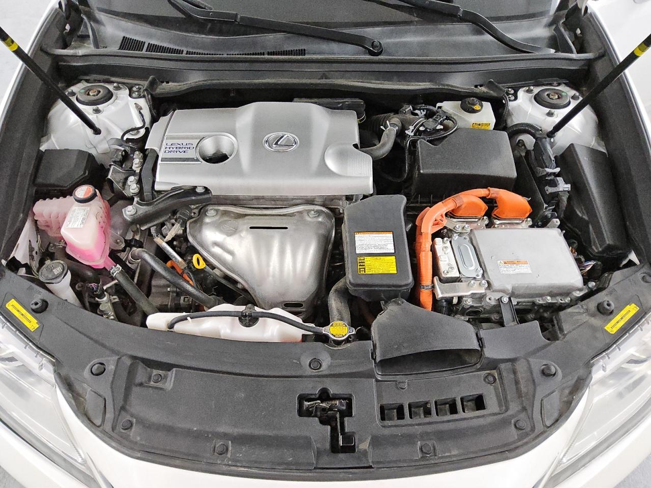 2015 Lexus ES - Image 11