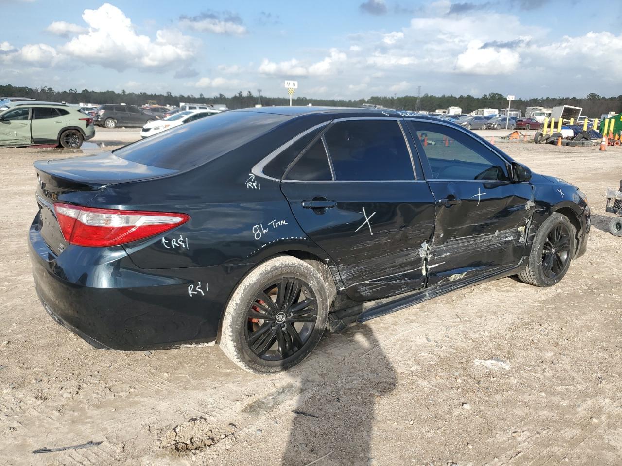 VIN 4T1BF1FK0GU139131 2016 TOYOTA CAMRY no.3