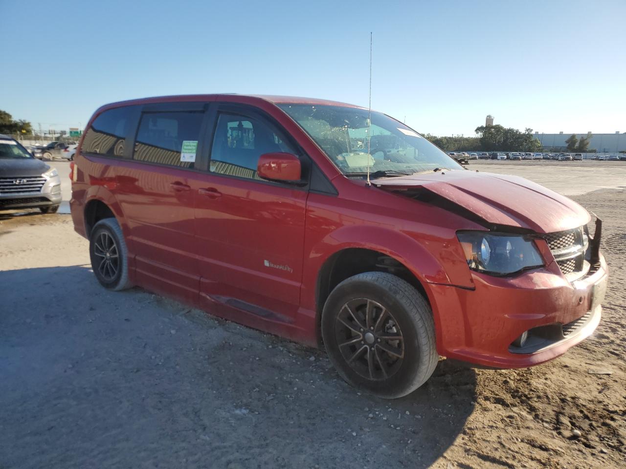 2015 Dodge Caravan - Image 4