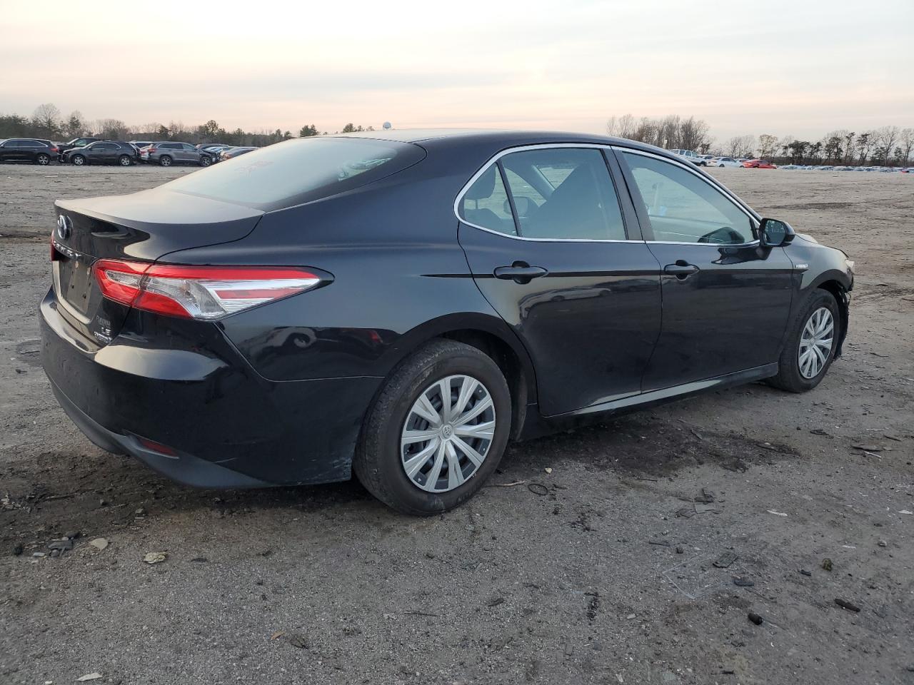 VIN 4T1B31HK7JU503459 2018 TOYOTA CAMRY no.3