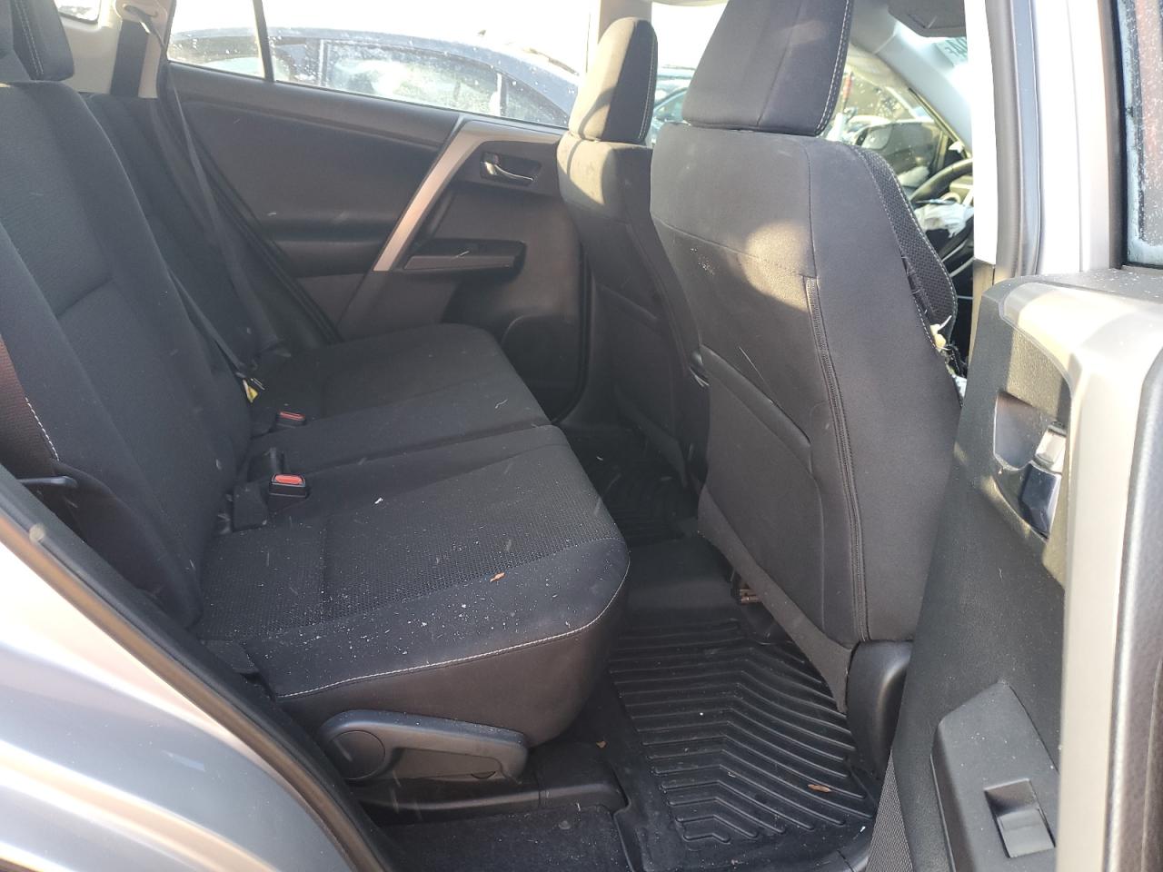 2018 Toyota RAV 4 - Image 10