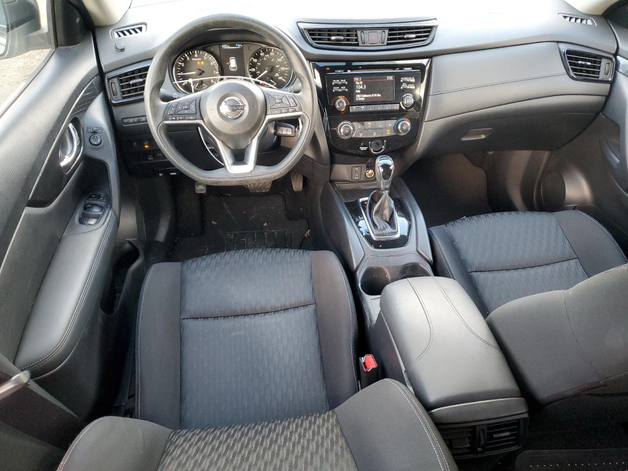 2017 Nissan Rogue - Image 8