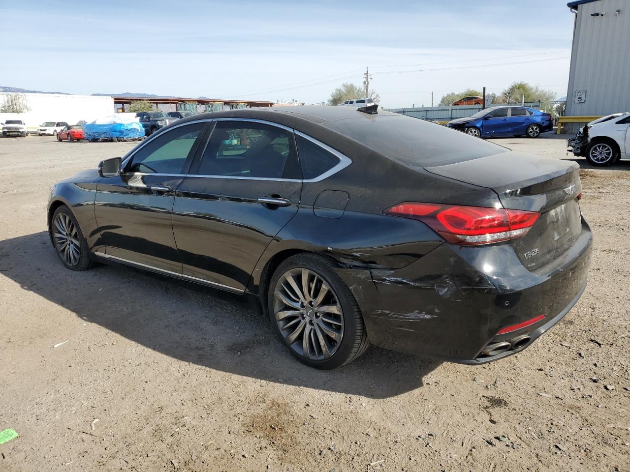 2015 Hyundai Genesis - Image 2