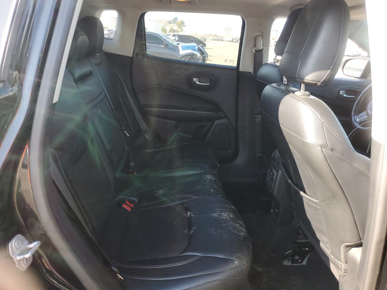 2017 Jeep Compass - Image 11