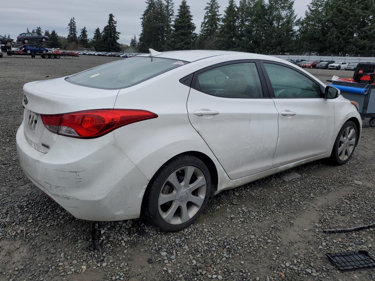 VIN 5NPDH4AE3DH423837 2013 HYUNDAI ELANTRA no.3