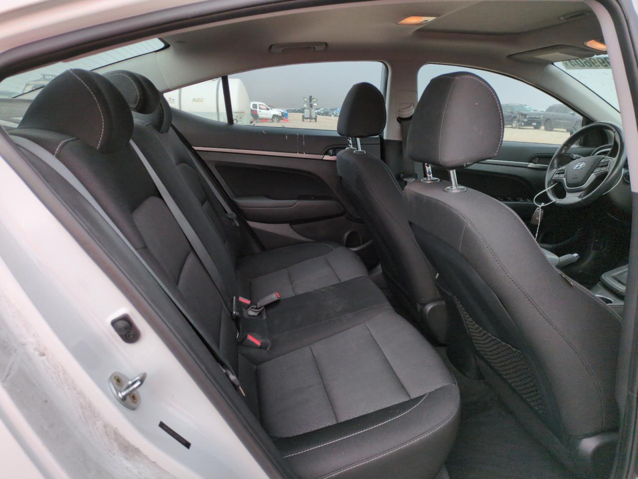 2018 Hyundai Elantra - Image 10