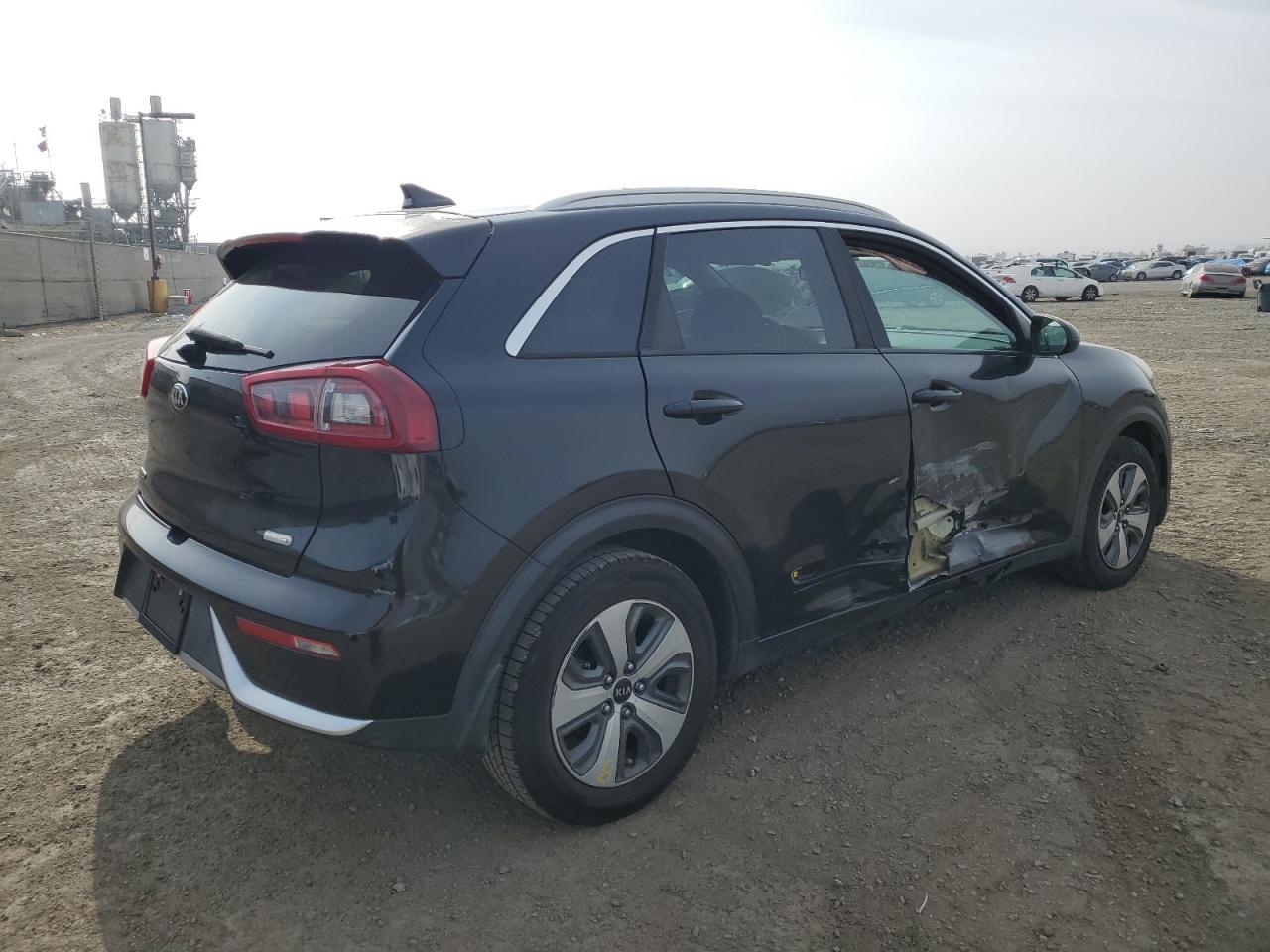 VIN KNDCB3LC7J5210288 2018 KIA NIRO no.3