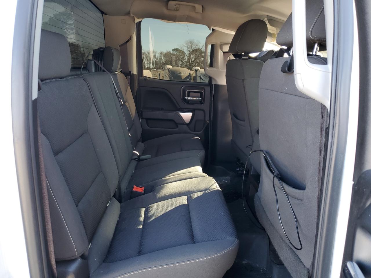 2017 Chevrolet Silverado - Image 10