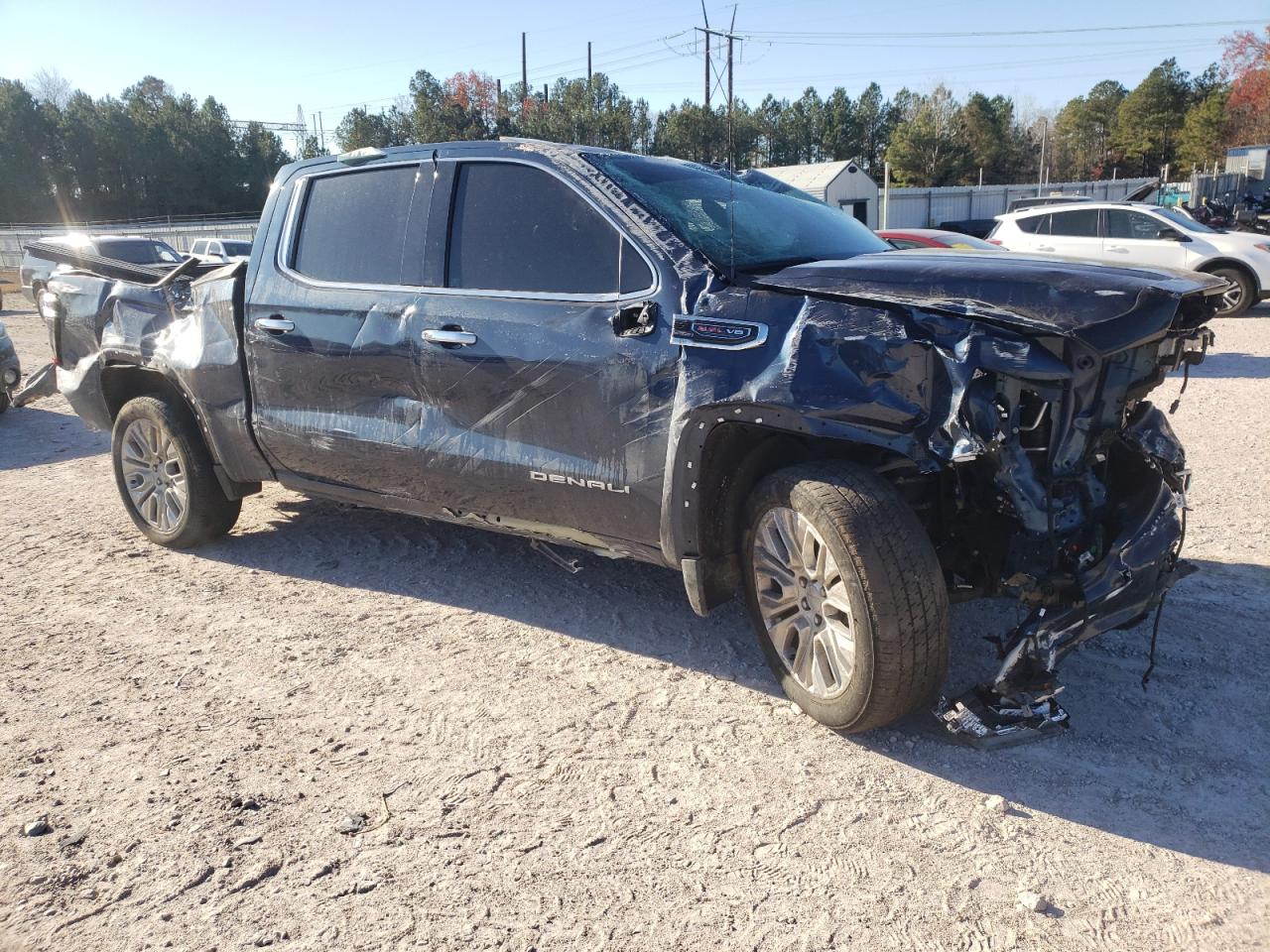 2022 GMC Sierra - Image 4
