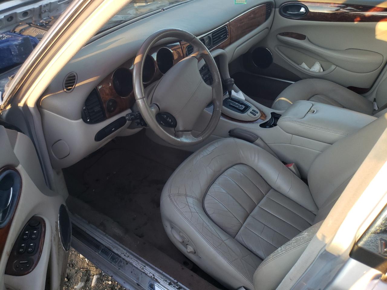 2002 Jaguar XJ - Image 8