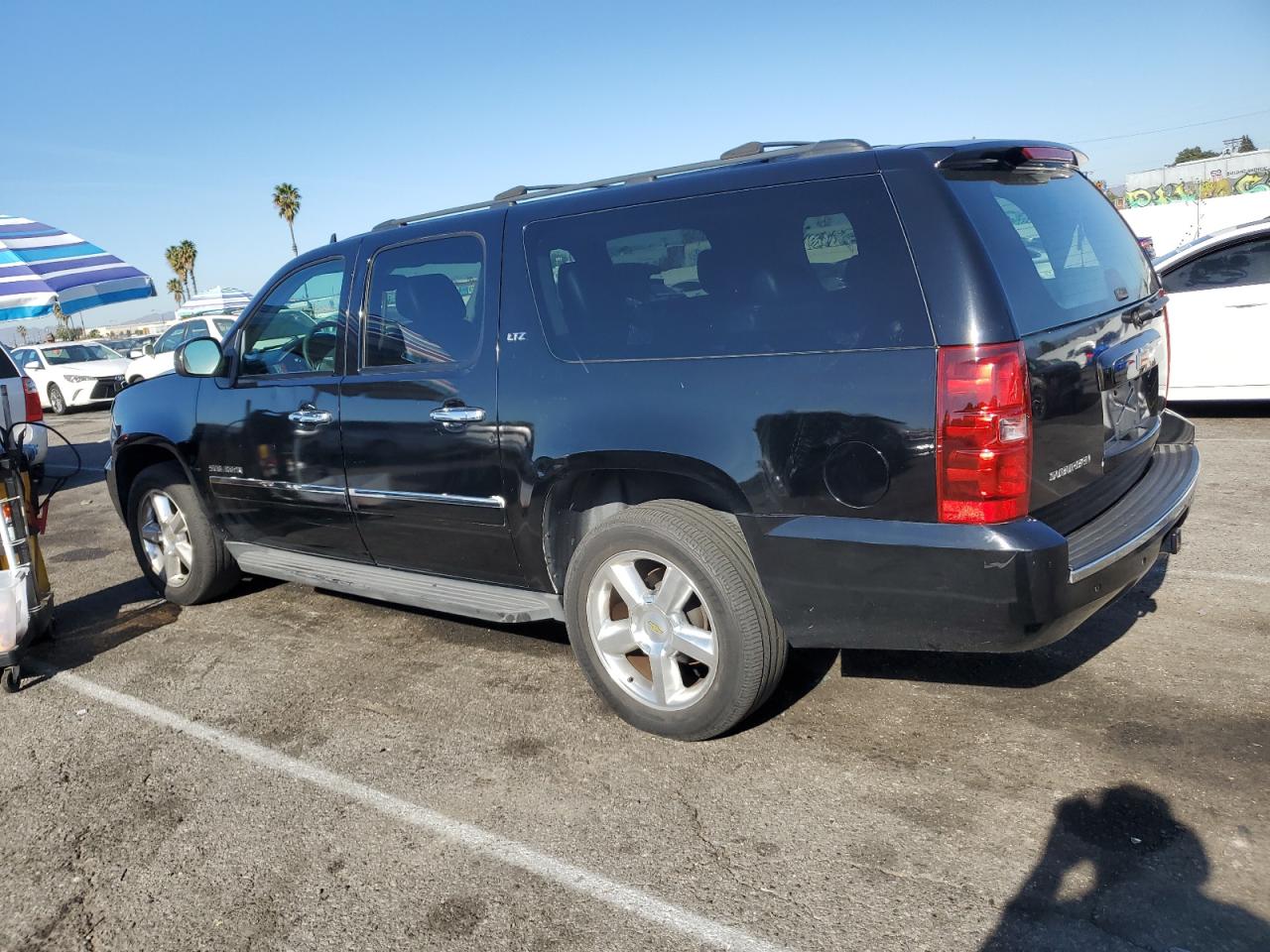 VIN 1GNSKKE75DR155155 2013 CHEVROLET SUBURBAN no.2