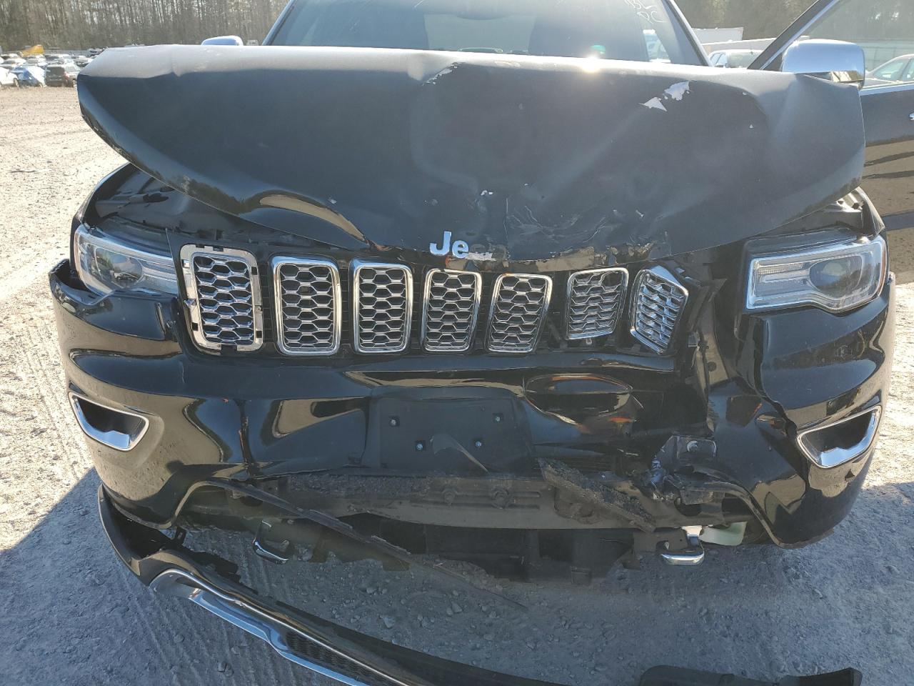 2017 Jeep Grand Cherokee - Image 13