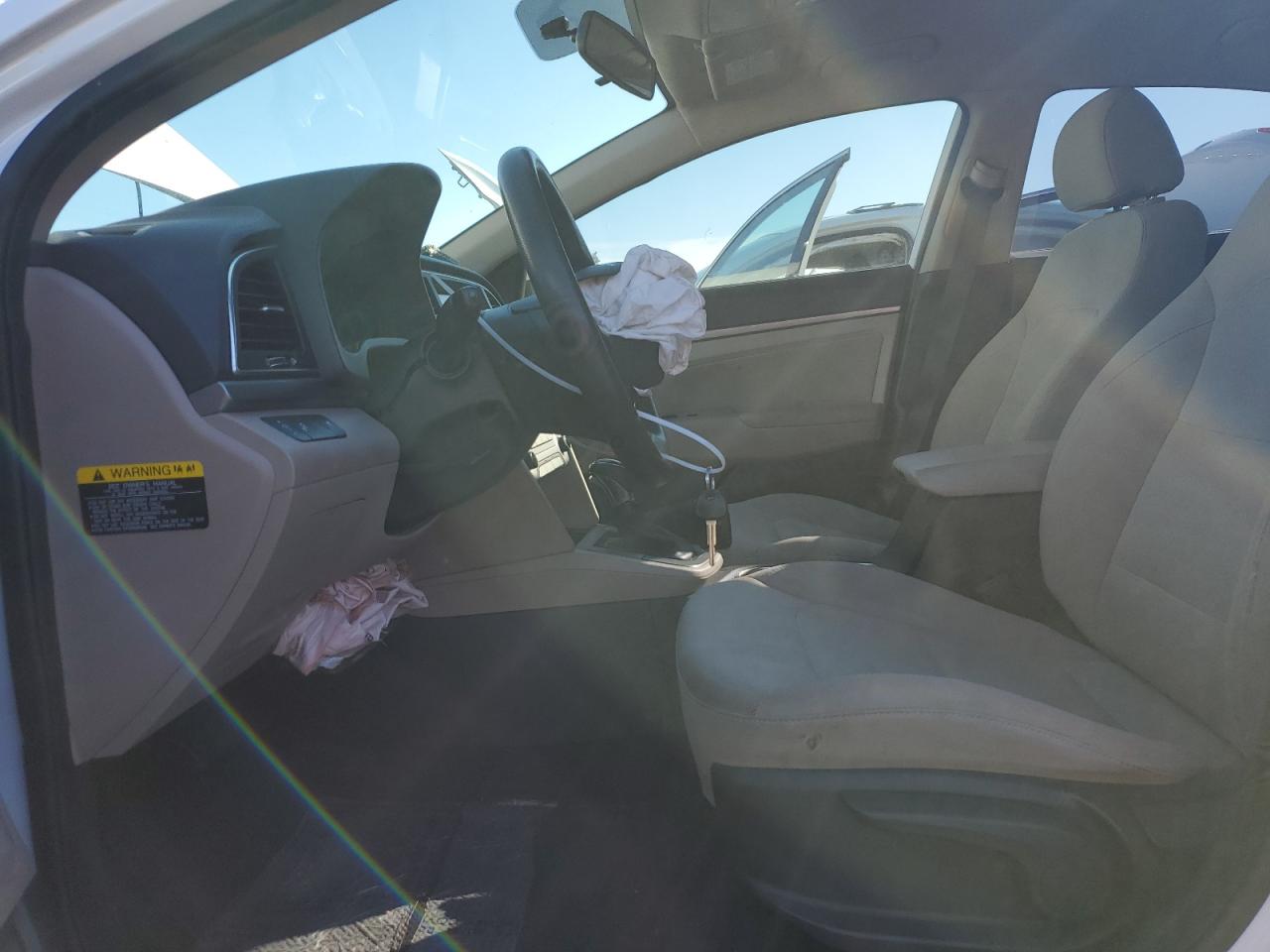 2018 Hyundai Elantra - Image 7