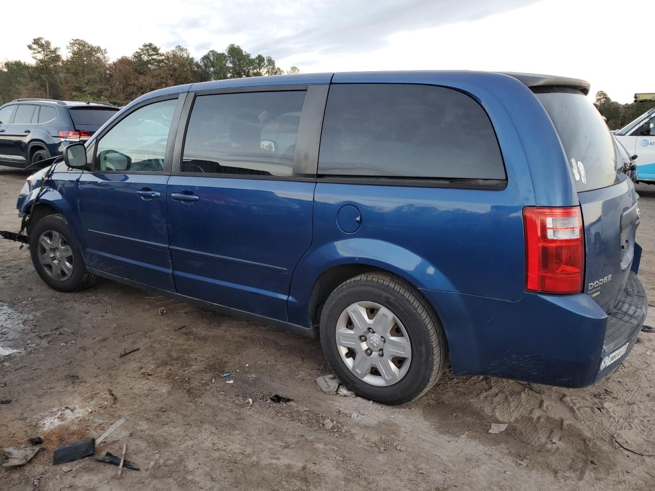 2010 Dodge Caravan - Image 2