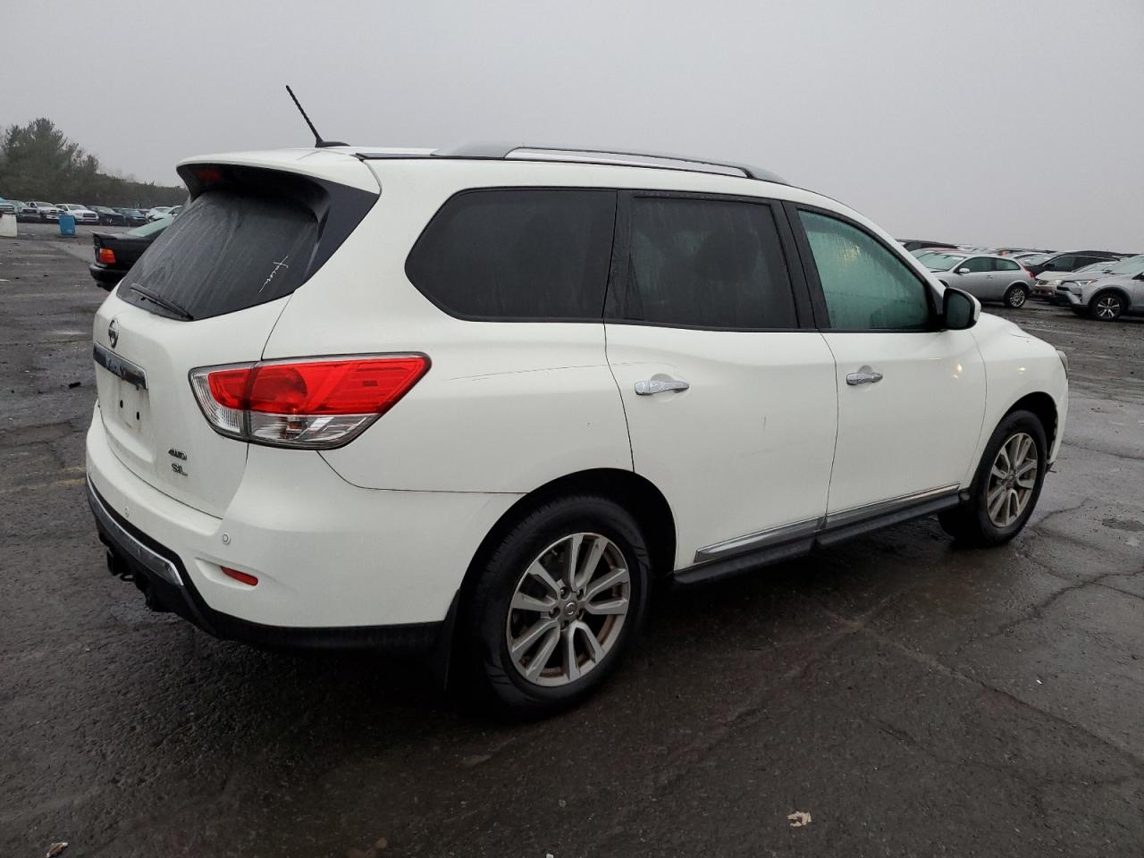 2014 Nissan Pathfinder - Image 3