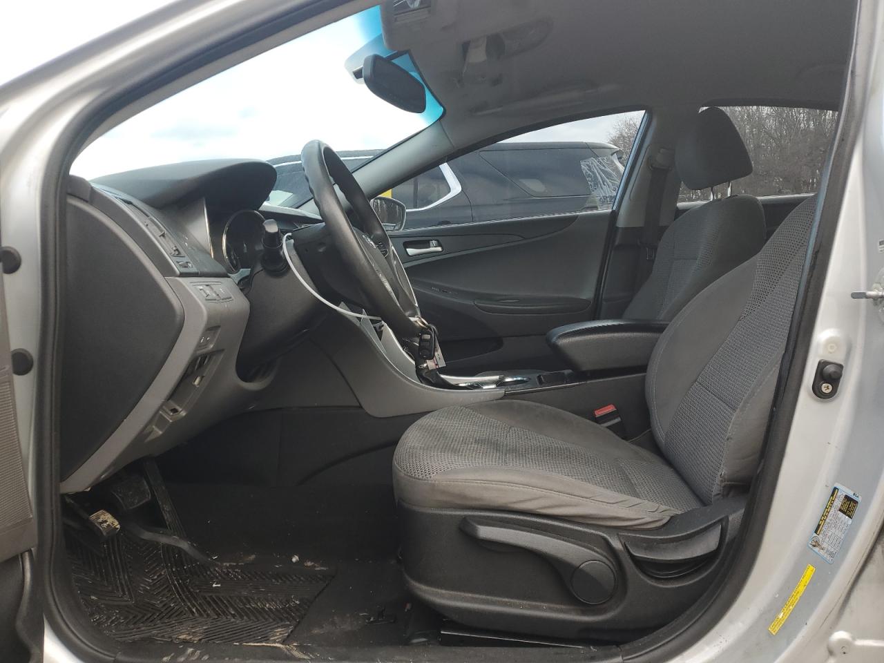 2011 Hyundai Sonata - Image 7