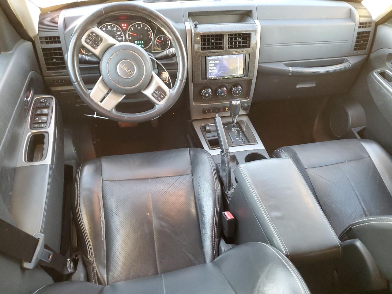 2012 Jeep Liberty (North America) - Image 8