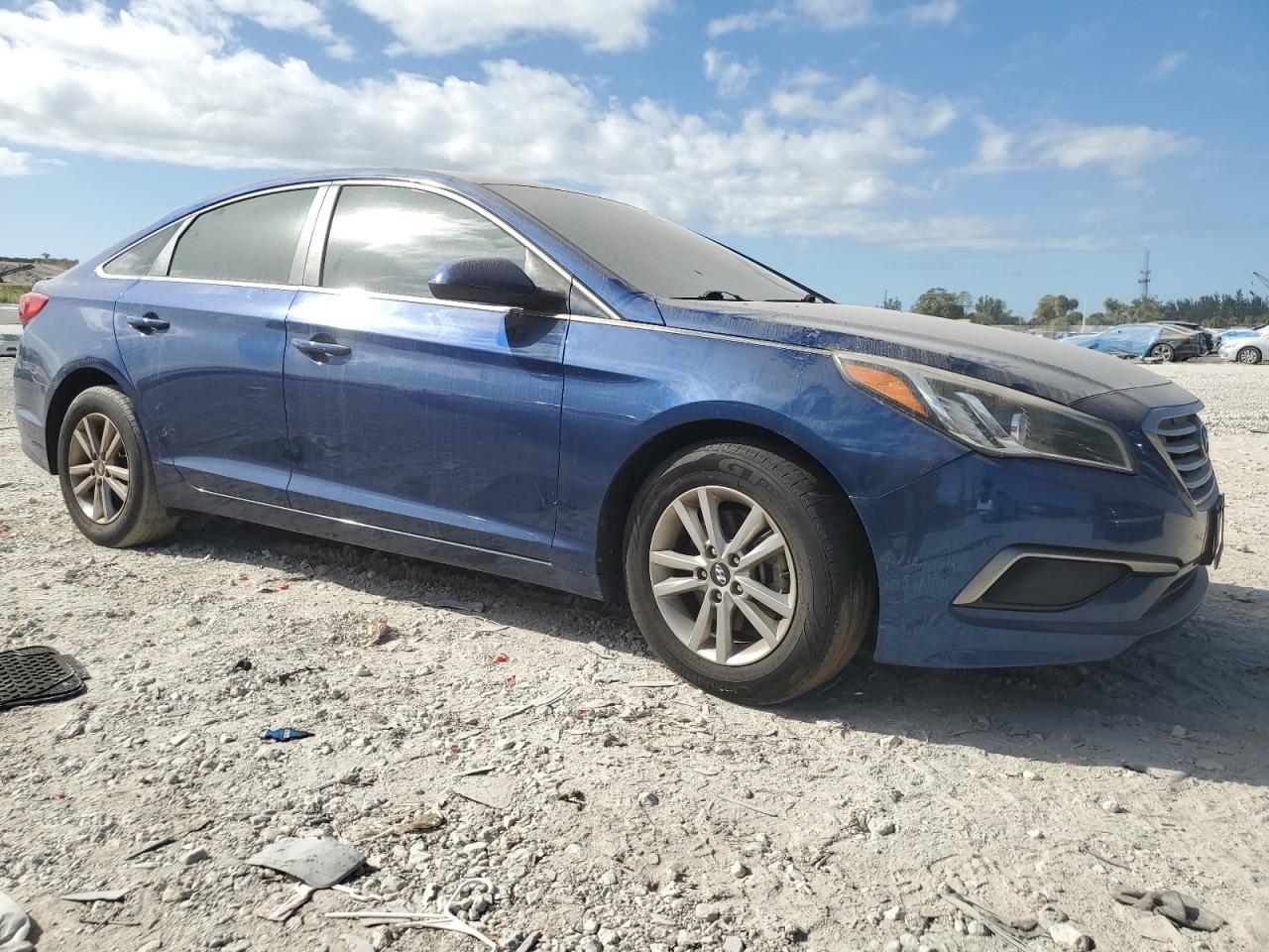 2017 Hyundai Sonata - Image 4