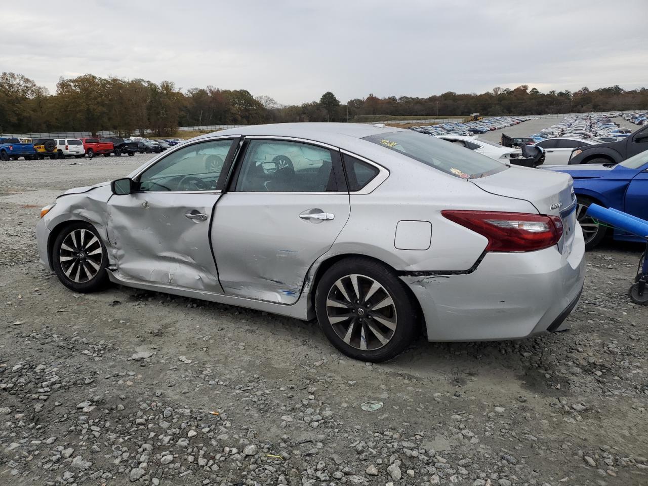 2018 Nissan Altima - Image 2