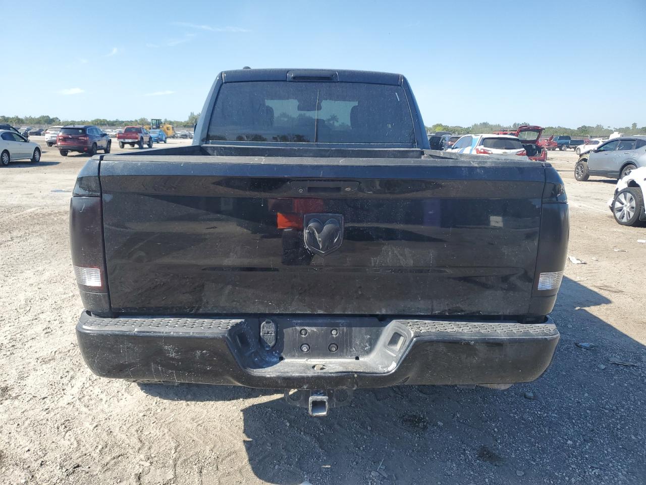 2018 Ram 1500 St VIN: 1C6RR7FG7JS332105 Lot: 83868994