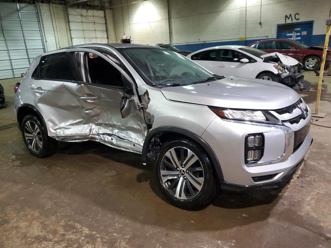 2020 Mitsubishi Outlander - Image 4