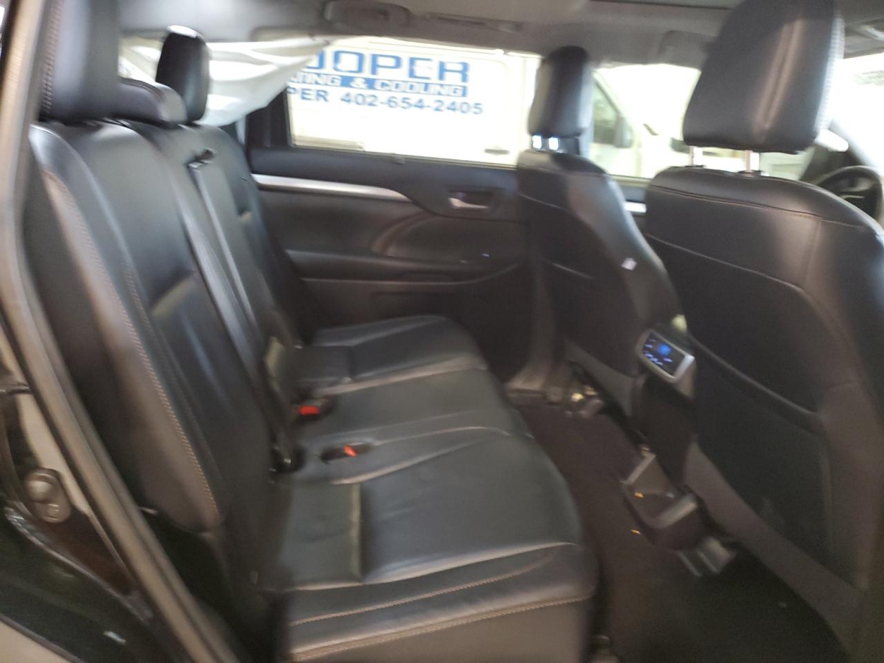 2017 Toyota Highlander - Image 11