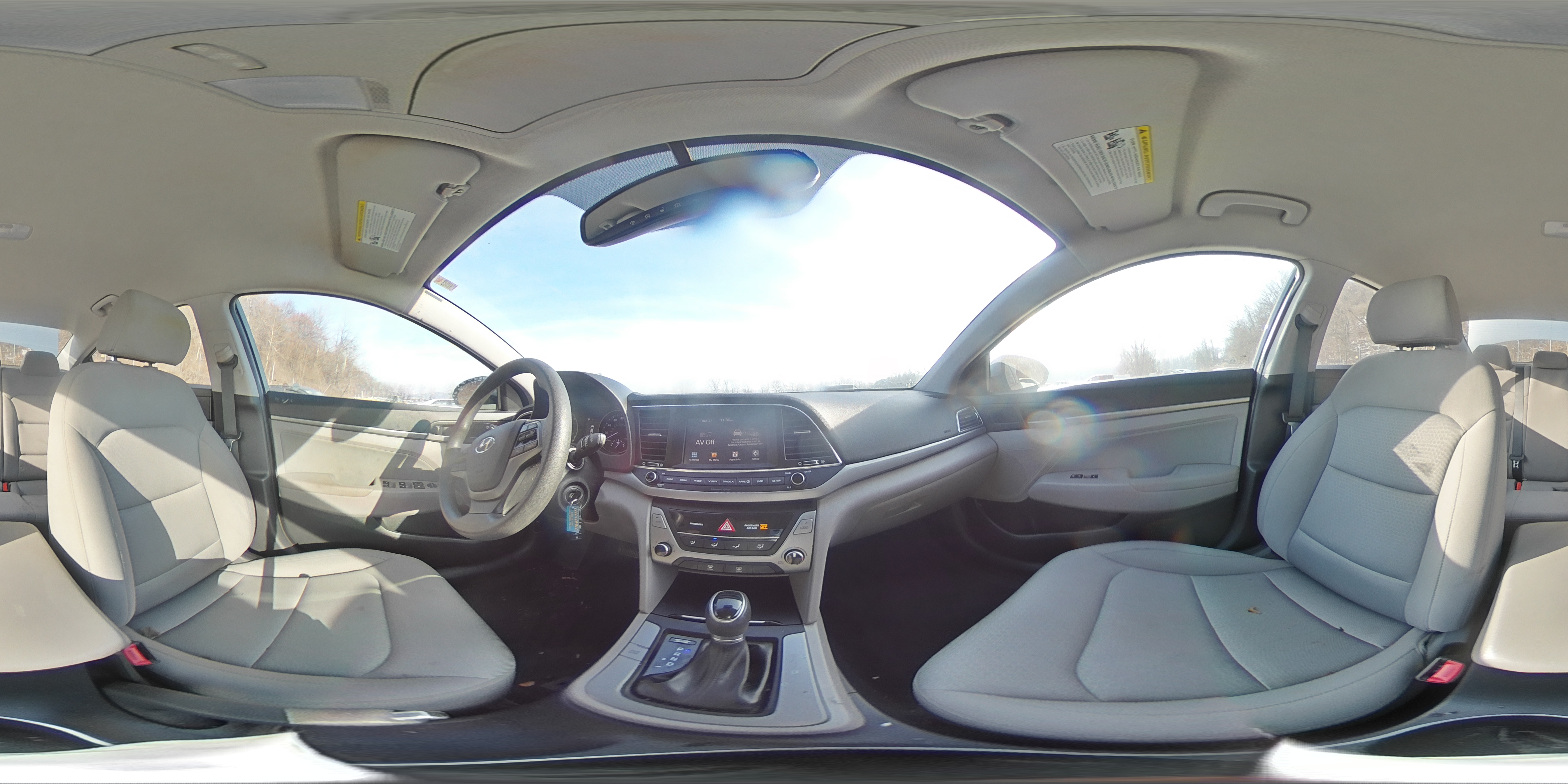 2018 Hyundai Elantra - Image 12