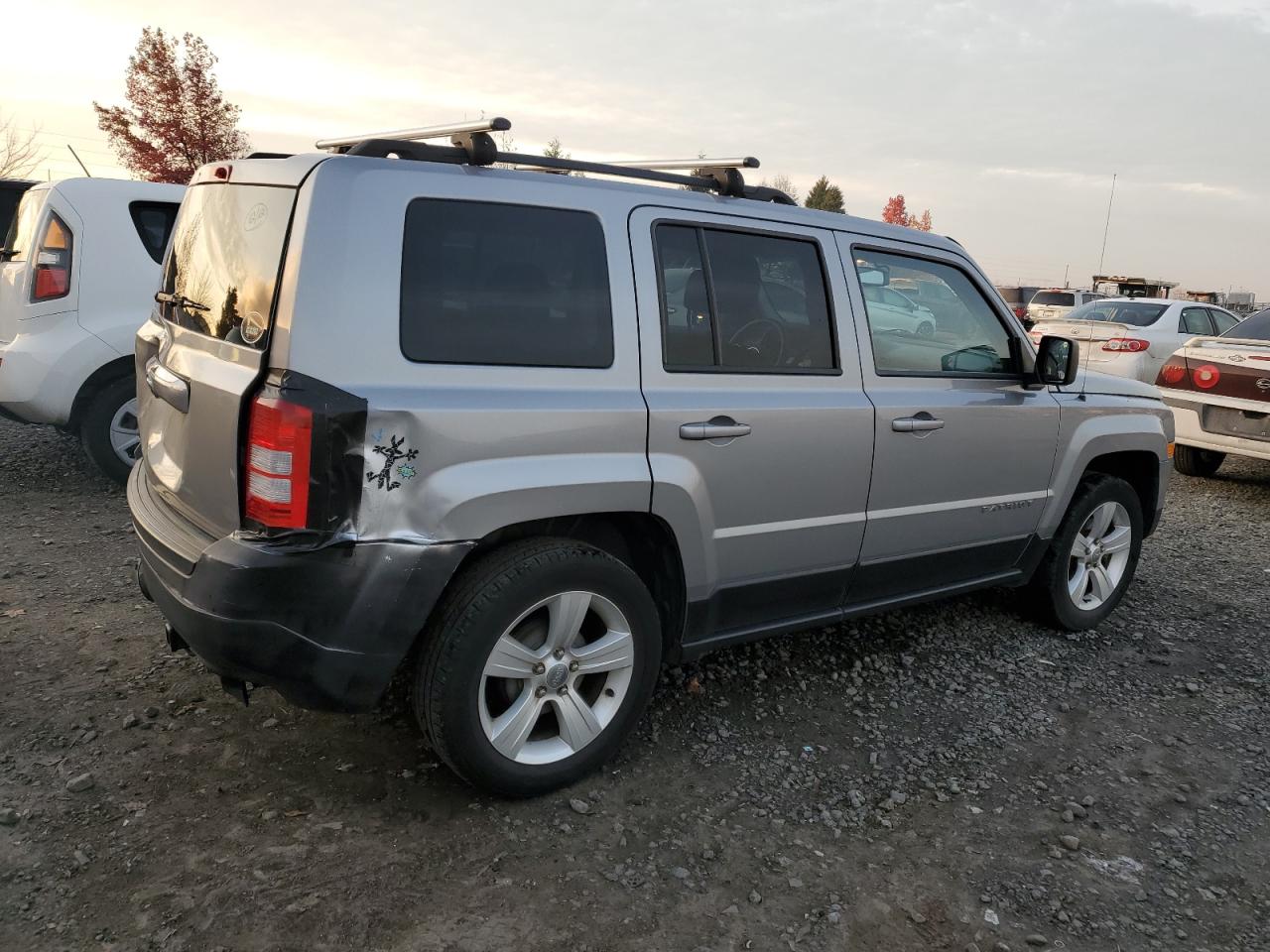 VIN 1C4NJPBB4GD751955 2016 JEEP PATRIOT no.3