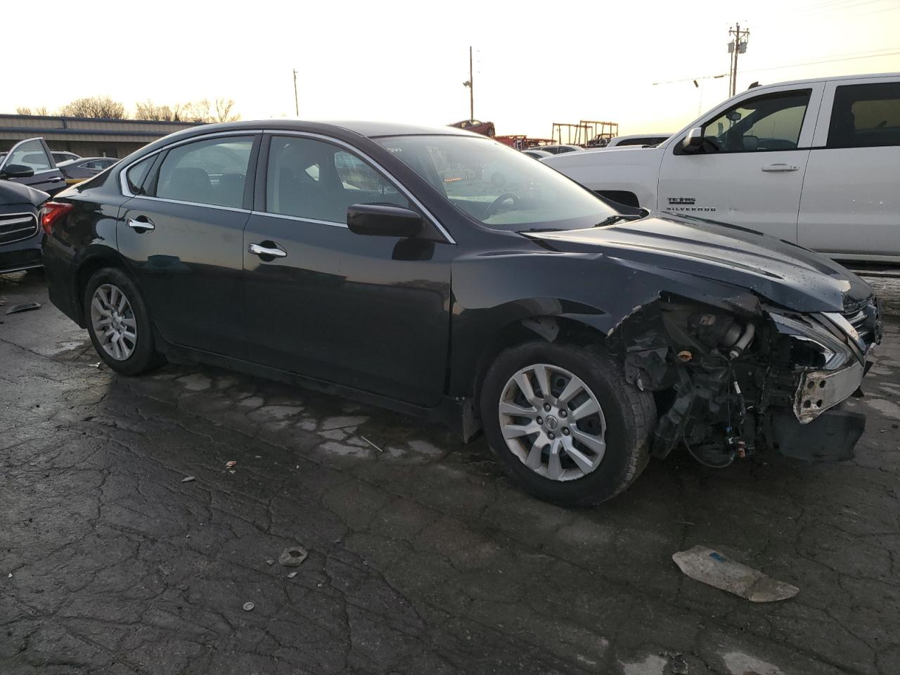 2017 Nissan Altima - Image 4