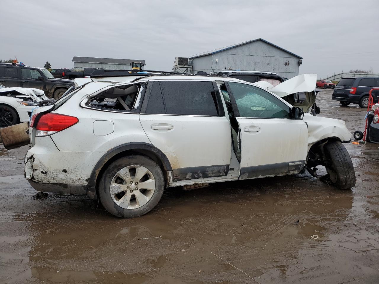 2010 Subaru Outback - Image 3