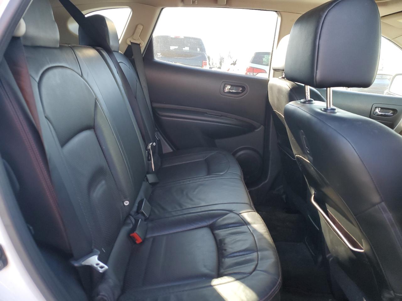 2011 Nissan Rogue - Image 10