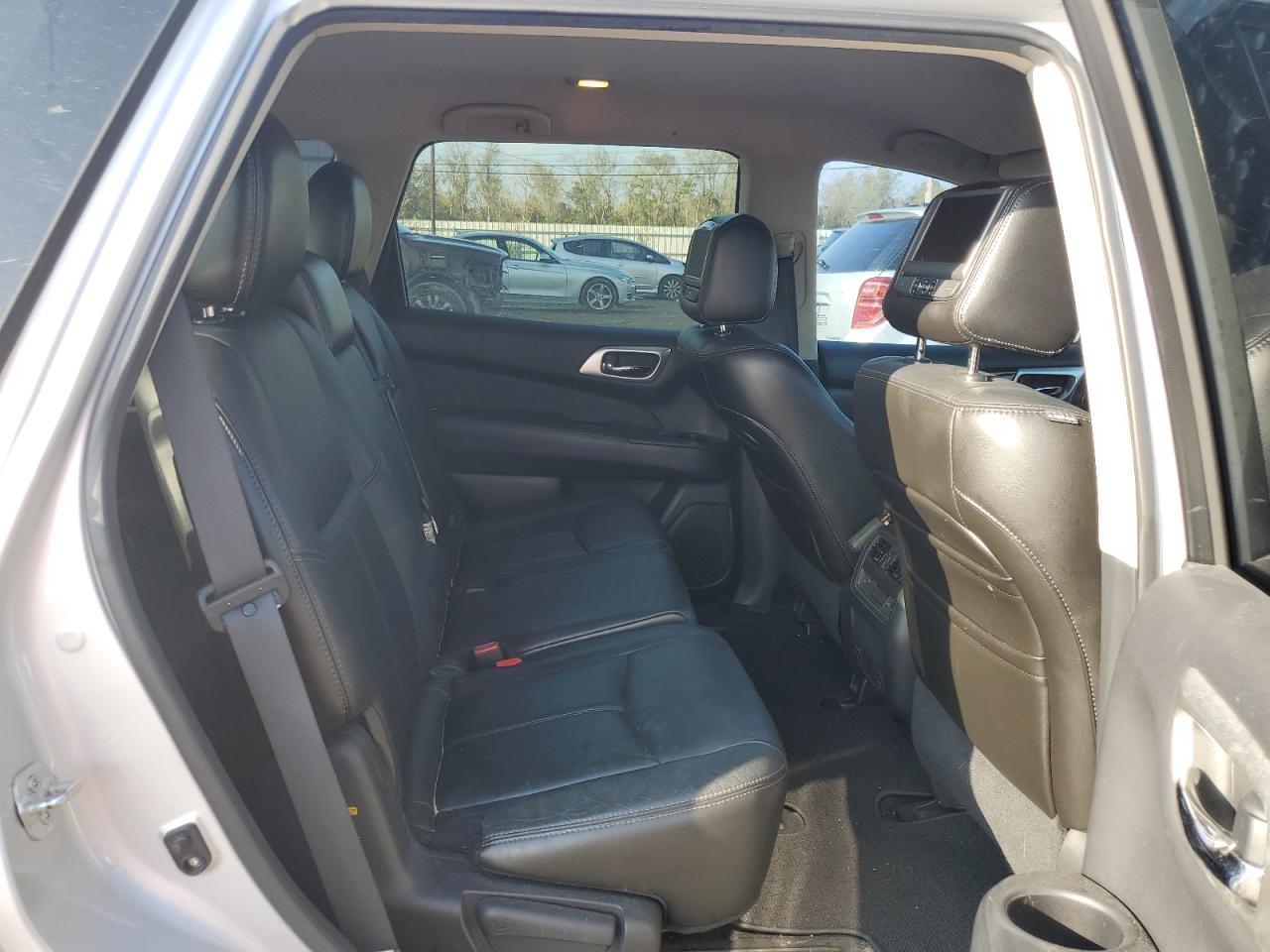 2013 Nissan Pathfinder - Image 10