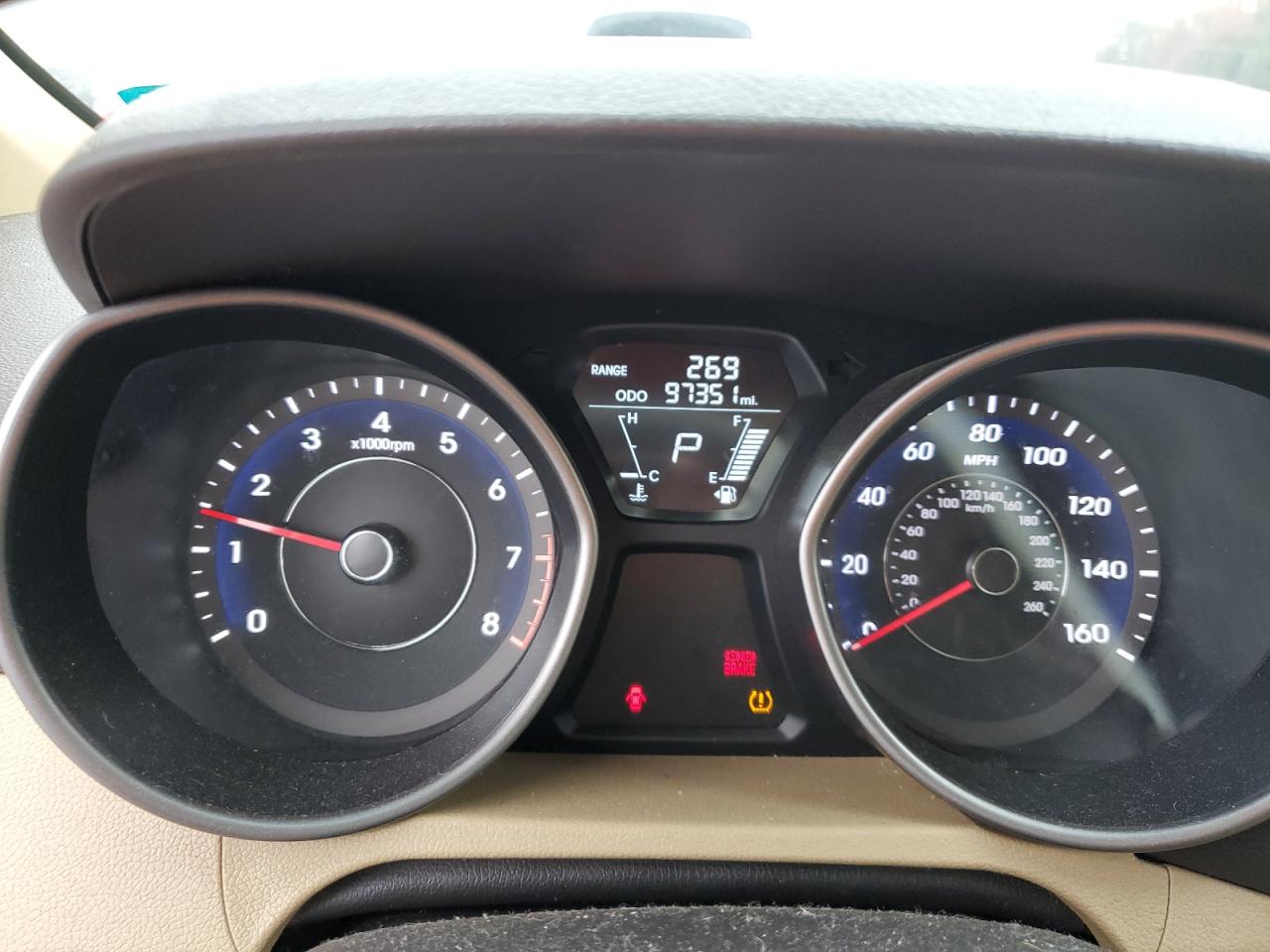 2013 Hyundai Elantra - Image 9
