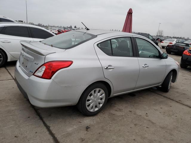  NISSAN VERSA 2015 Srebrny