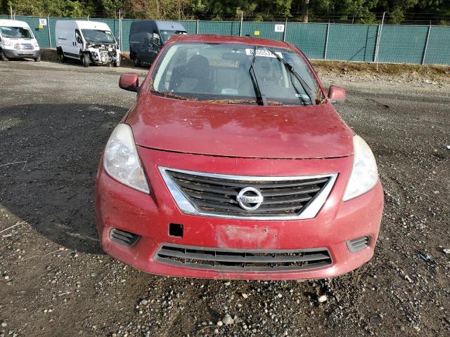 Седани NISSAN VERSA 2014 Червоний