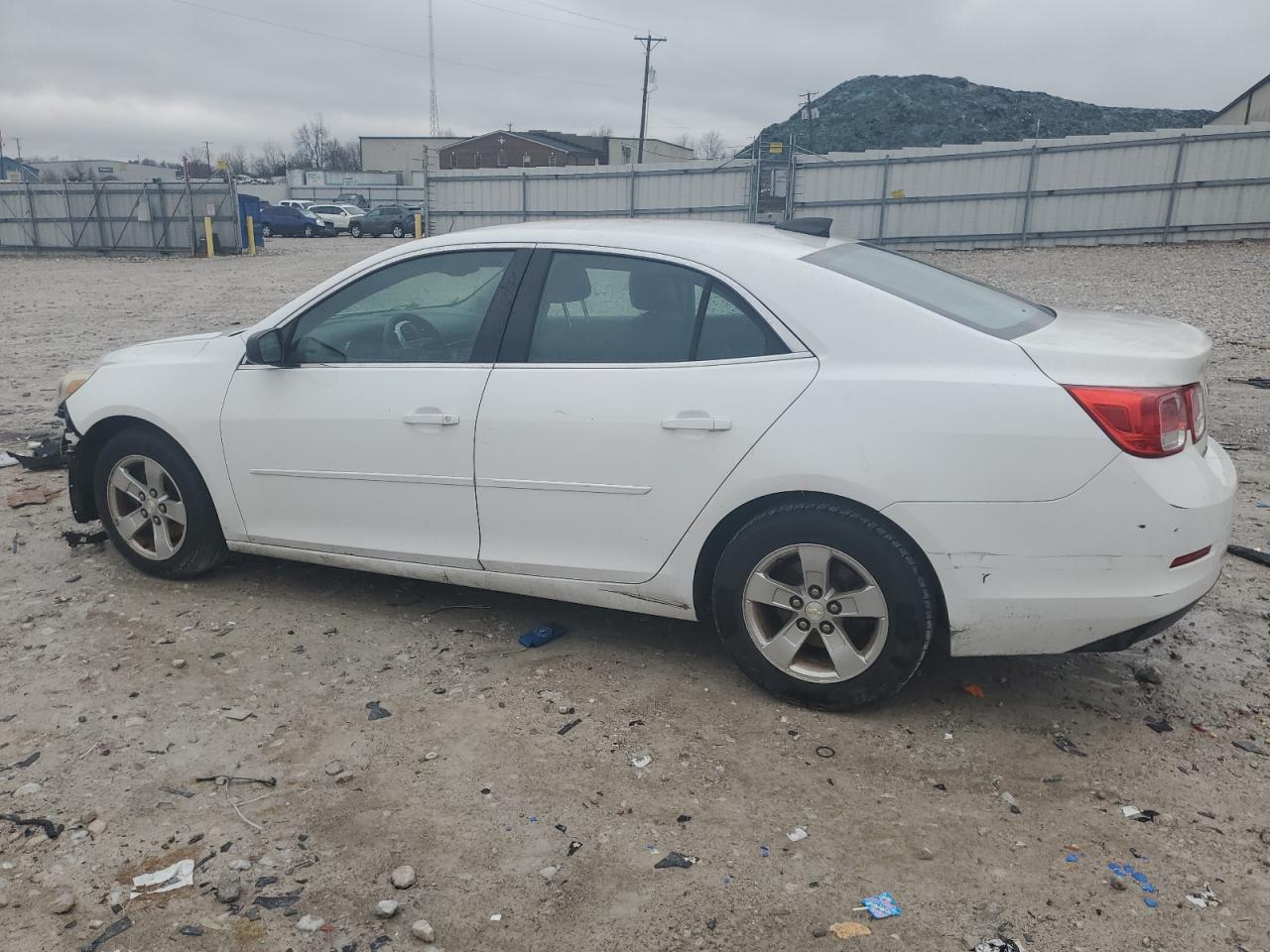 2015 Chevrolet Malibu - Image 2