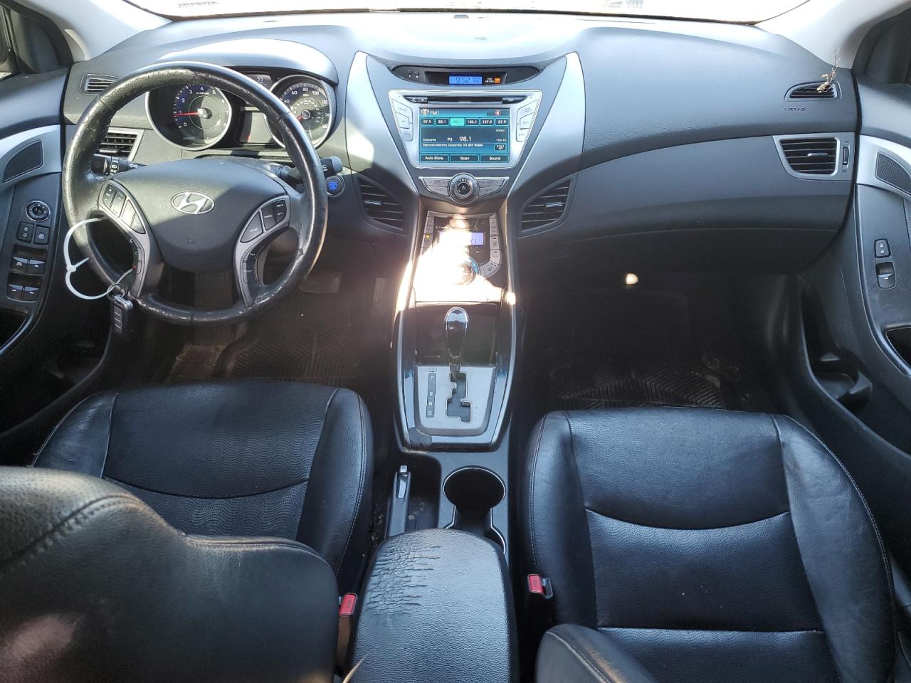 2013 Hyundai Elantra - Image 8