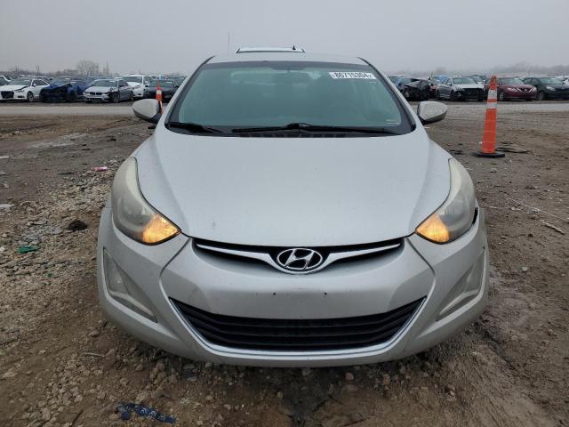 Sedans HYUNDAI ELANTRA 2016 Srebrny