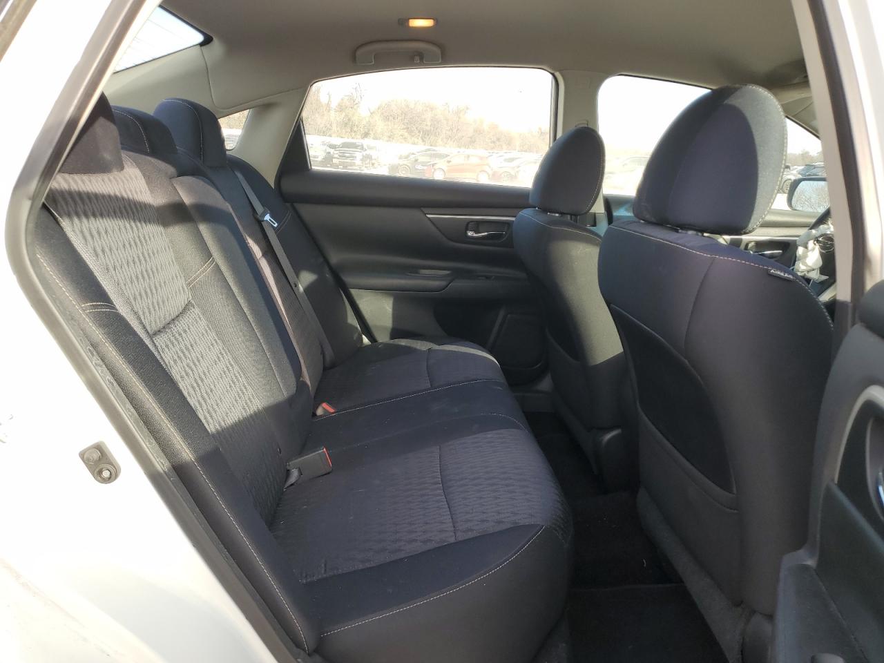 2017 Nissan Altima - Image 10