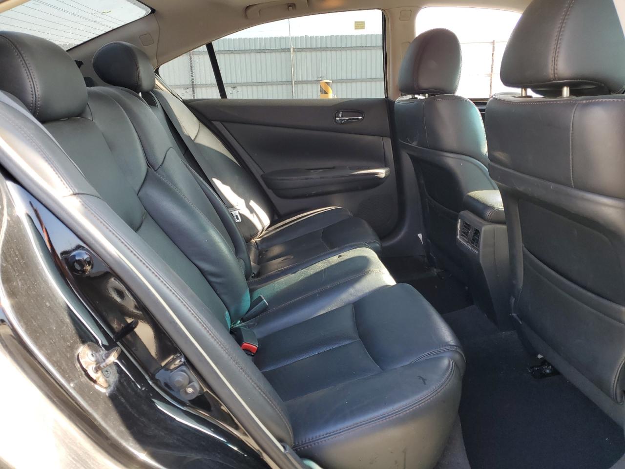 2010 Nissan Maxima - Image 10