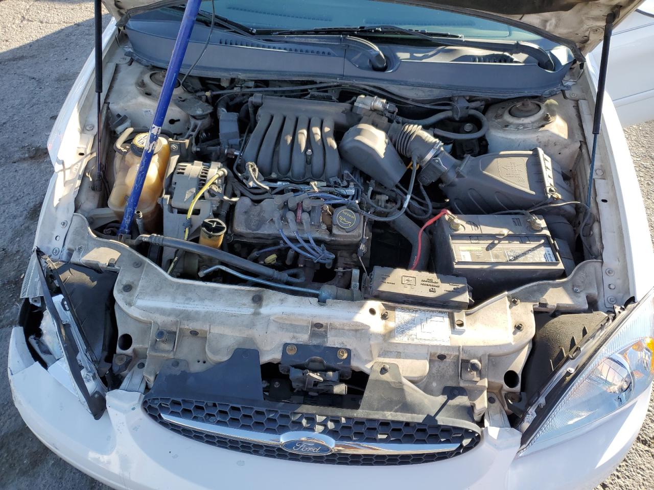2003 Ford Taurus - Image 11