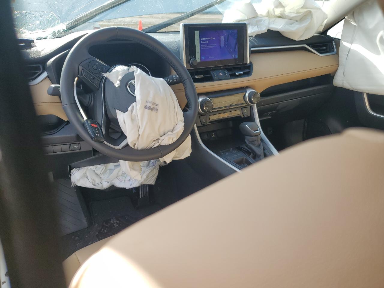 2024 Toyota RAV 4 - Image 8