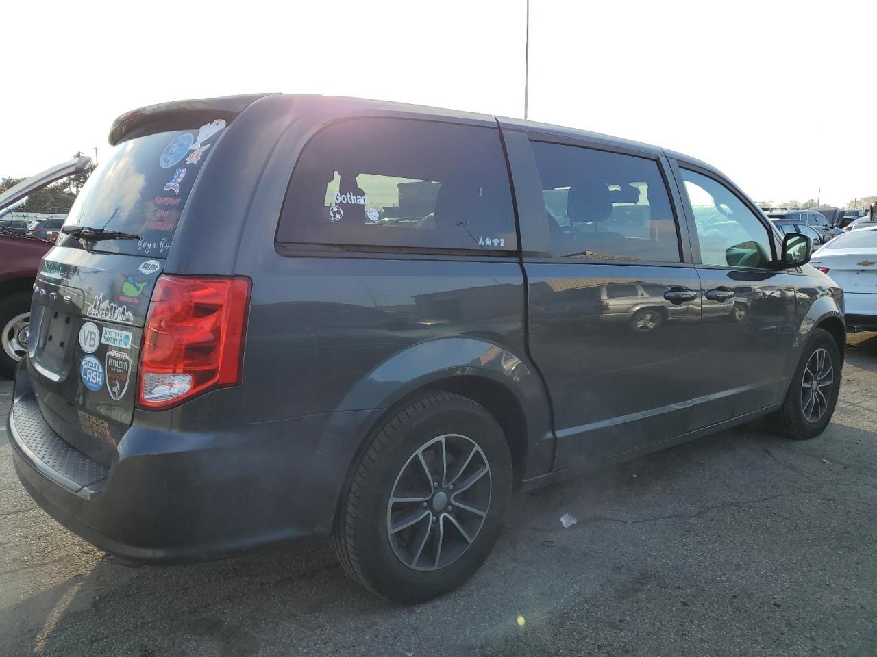2019 Dodge Caravan - Image 3