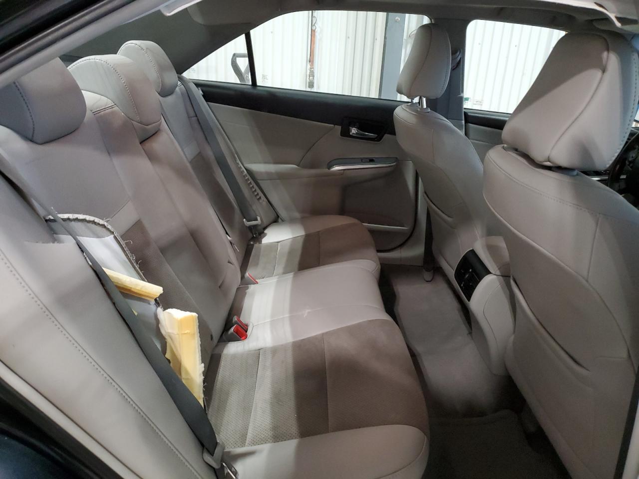 2013 Toyota Camry - Image 10