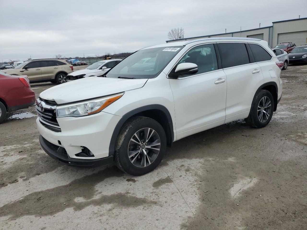 2016 Toyota Highlander - Image 1
