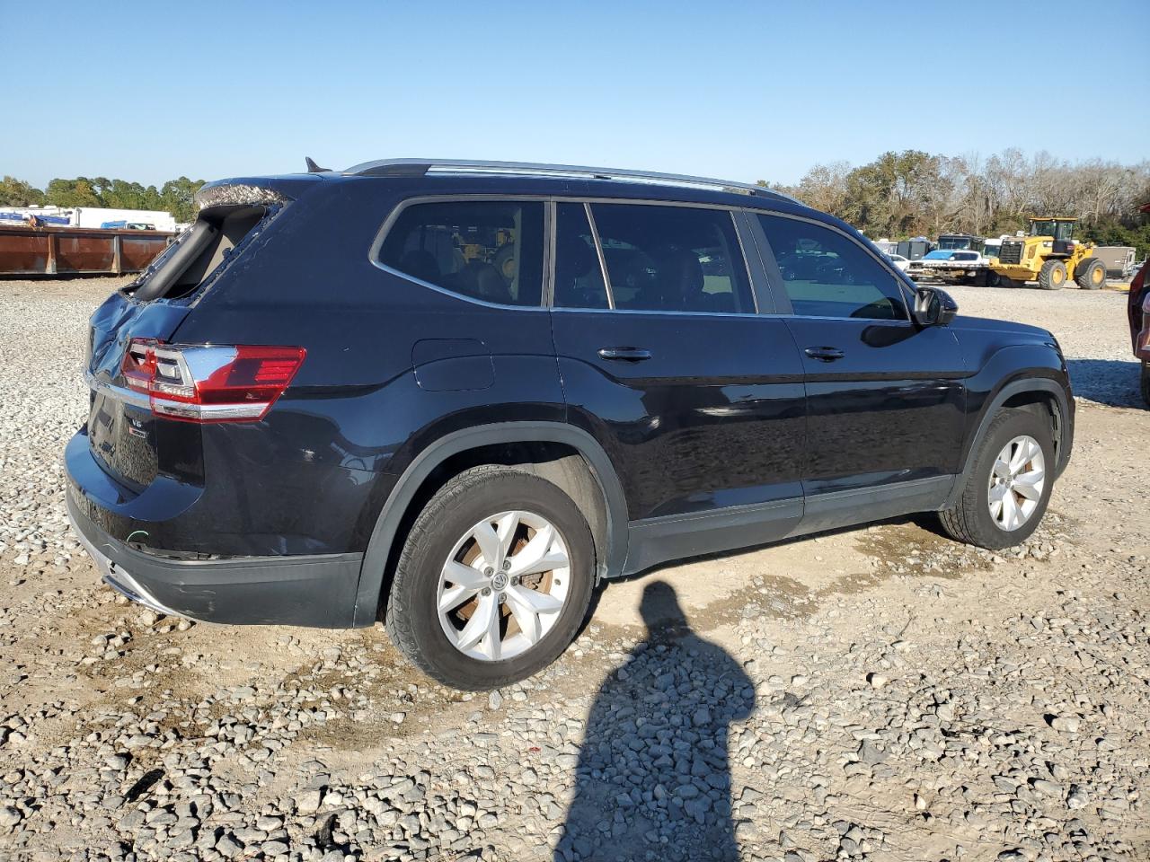 VIN 1V2LR2CAXJC536519 2018 VOLKSWAGEN ATLAS no.3