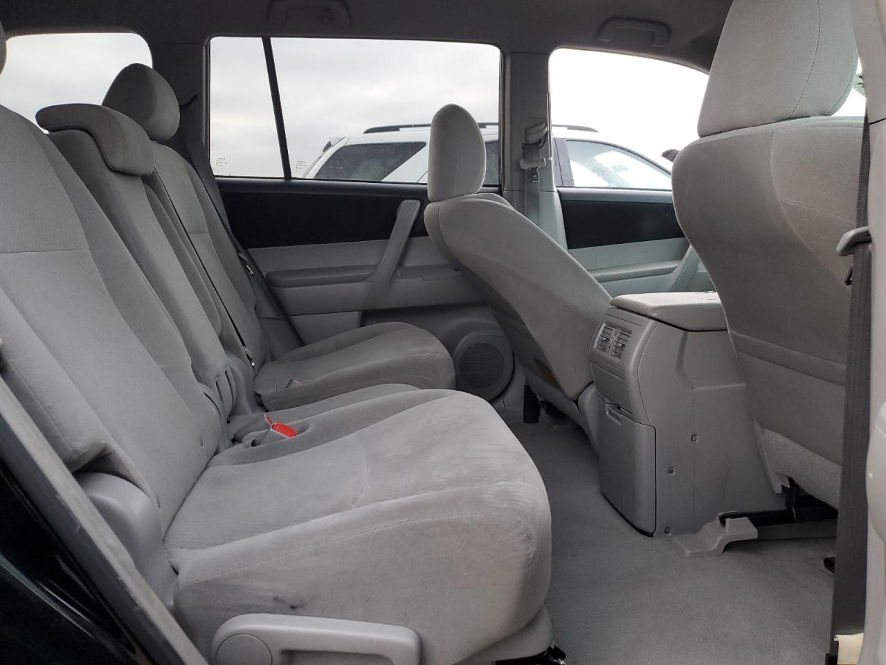 2010 Toyota Highlander - Image 11