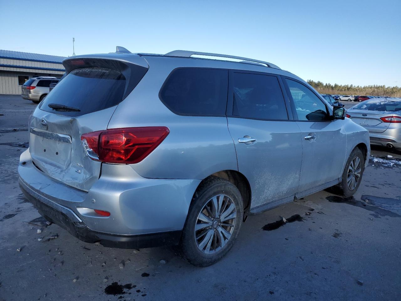 2019 Nissan Pathfinder - Image 3