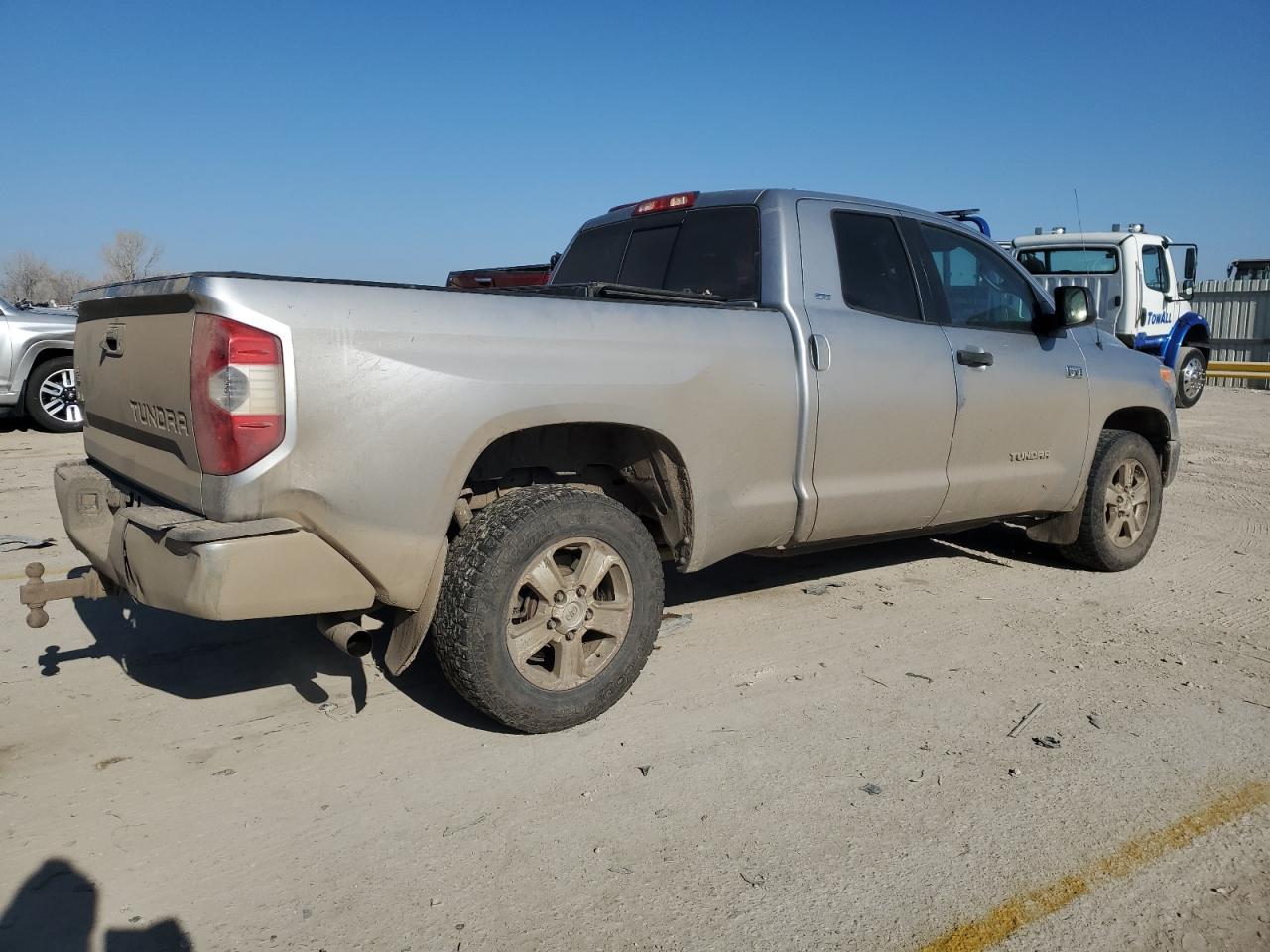 2014 Toyota Tundra - Image 3