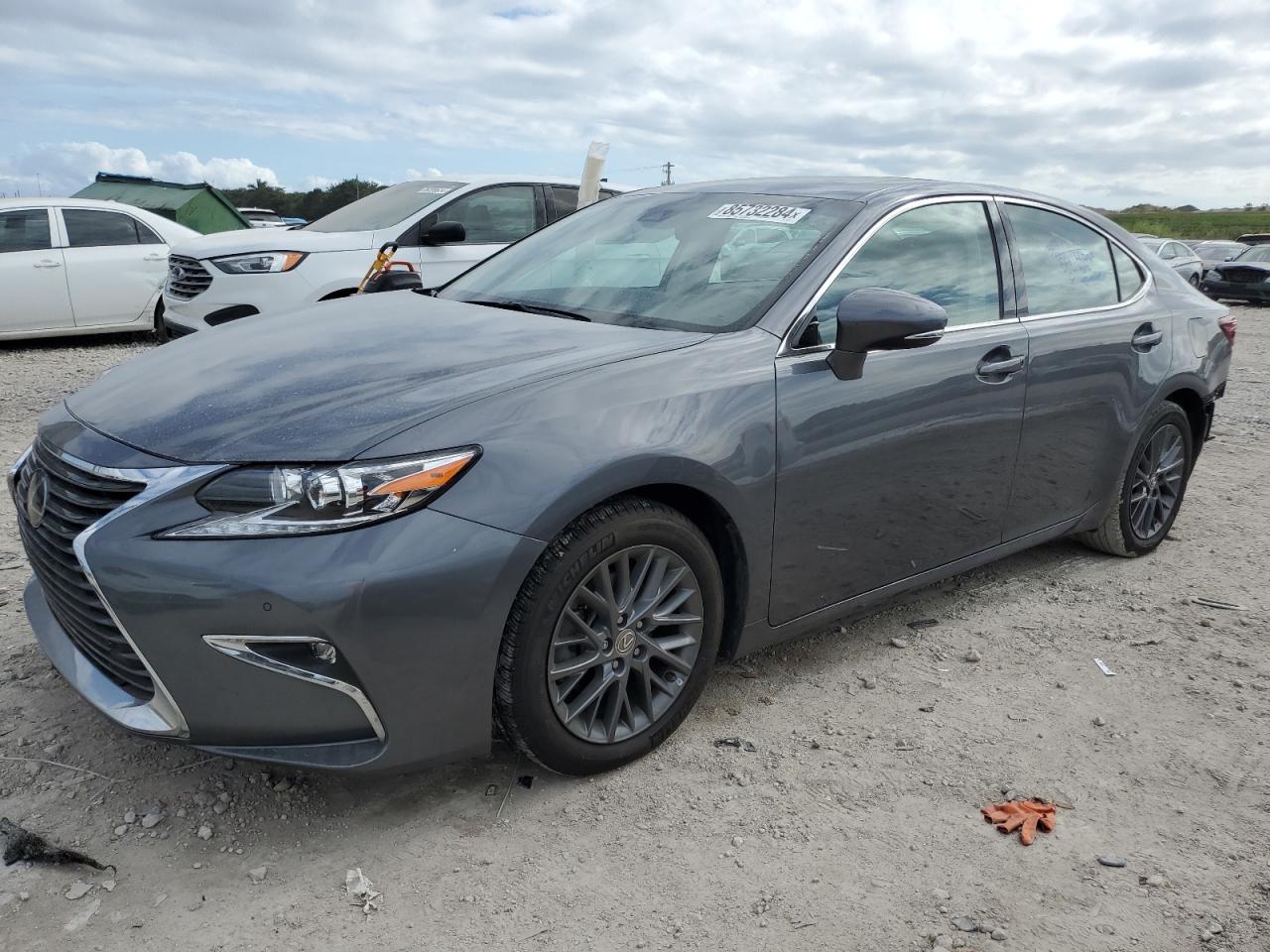 58ABK1GG3JU110096 2018 LEXUS ES - Image 1